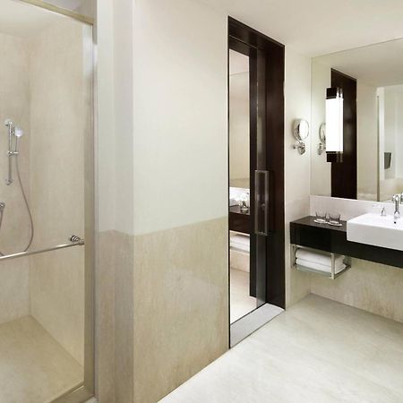 Courtyard By Marriott Bandung Dago Hotel Exterior foto