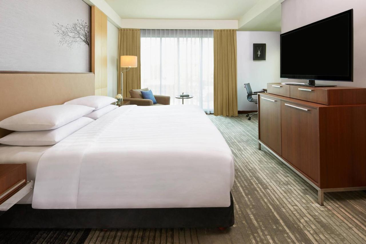 Courtyard By Marriott Bandung Dago Hotel Exterior foto