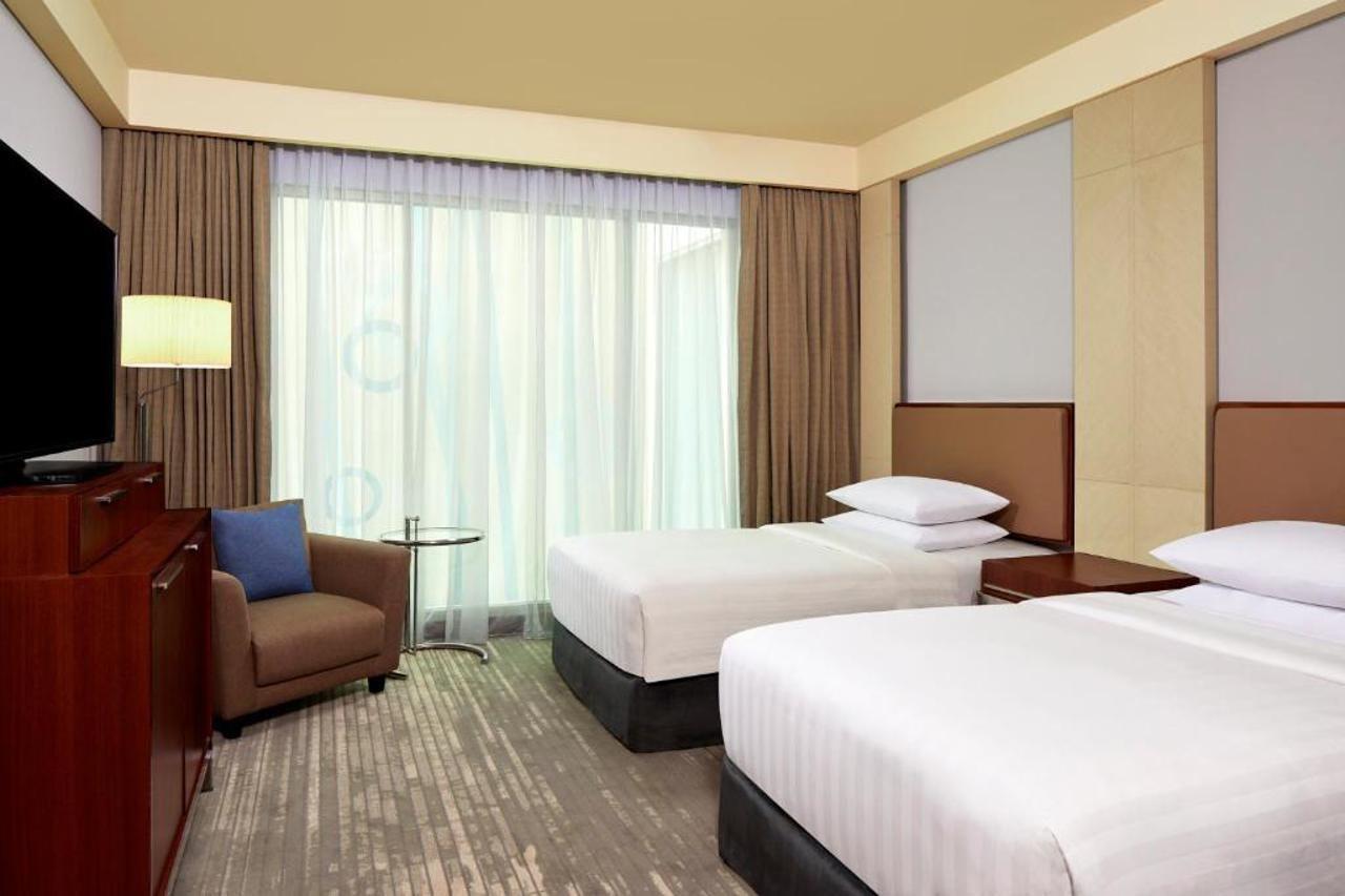 Courtyard By Marriott Bandung Dago Hotel Exterior foto