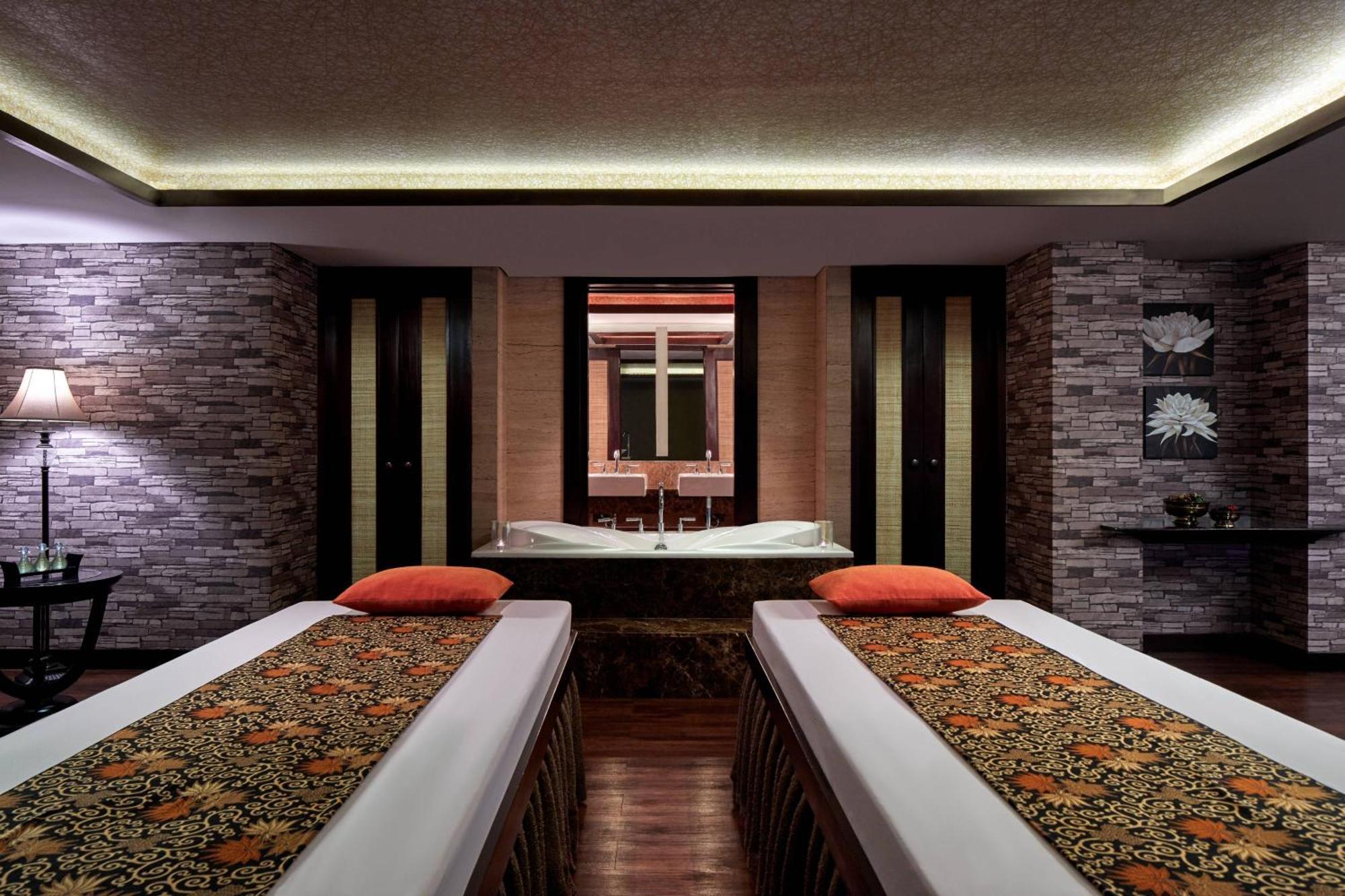 Courtyard By Marriott Bandung Dago Hotel Exterior foto