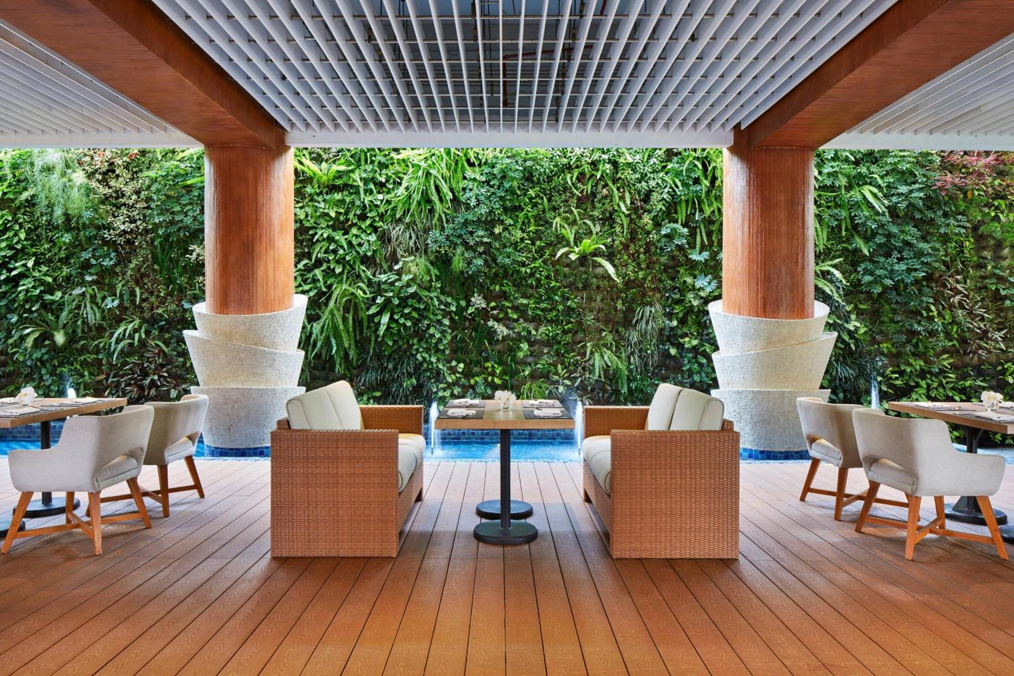 Courtyard By Marriott Bandung Dago Hotel Exterior foto